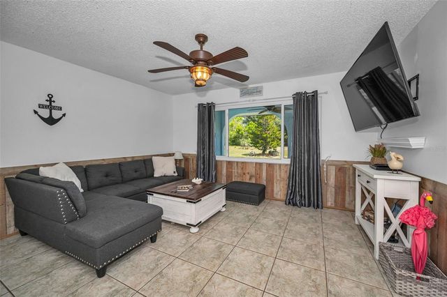 505 WHISPERING OAK DRIVE, Tarpon Springs, FL 34689