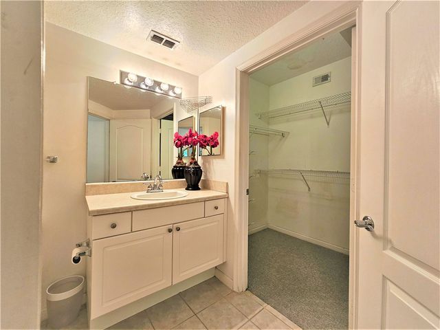 5050 Fairways Circle E301, Vero Beach, FL 32967