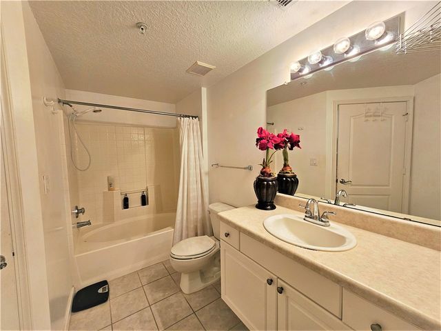 5050 Fairways Circle E301, Vero Beach, FL 32967