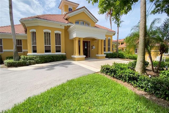 5050 Fairways Circle E301, Vero Beach, FL 32967