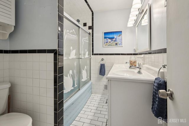 80 Easton Avenue, Spotswood, NJ 08884