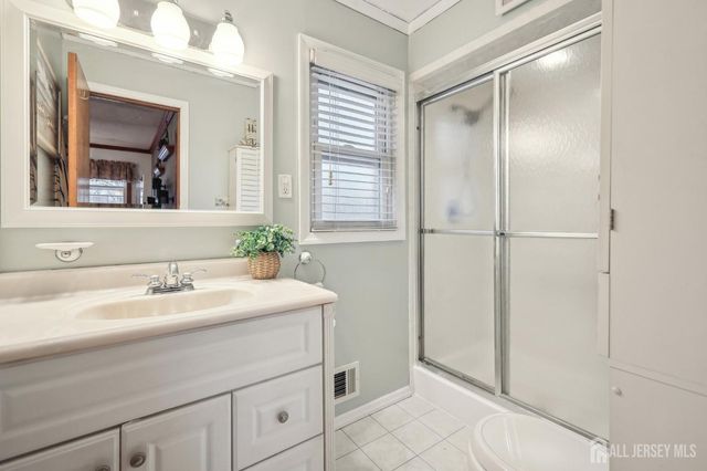 80 Easton Avenue, Spotswood, NJ 08884