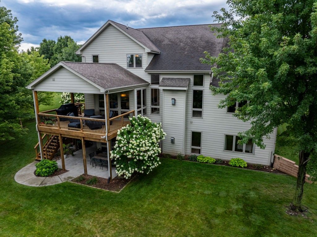 15301 Maple Drive, Urbandale, IA 50323