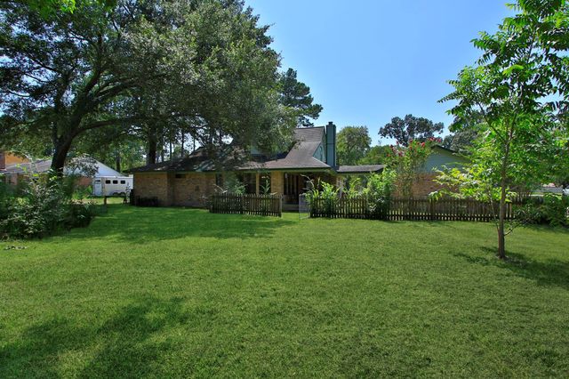 31610 Debbi Lane, Magnolia, TX 77355