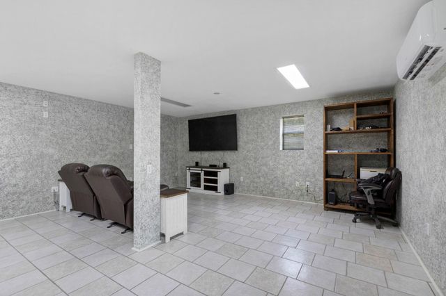 31610 Debbi Lane, Magnolia, TX 77355