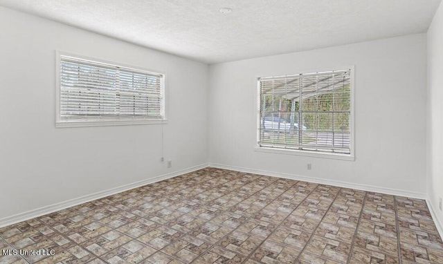 4000 Oak Avenue, Gulfport, MS 39507