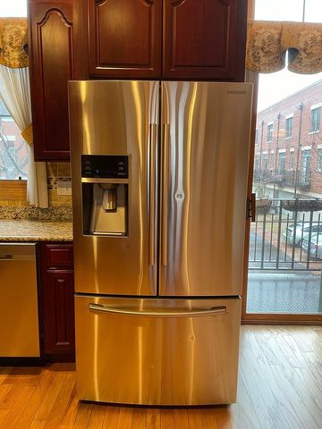 189 S Grove Avenue, Elgin, IL 60120