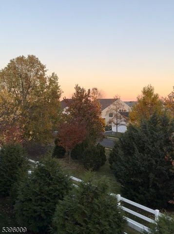 67 Grabowski Dr, Sayreville Boro, NJ 08859