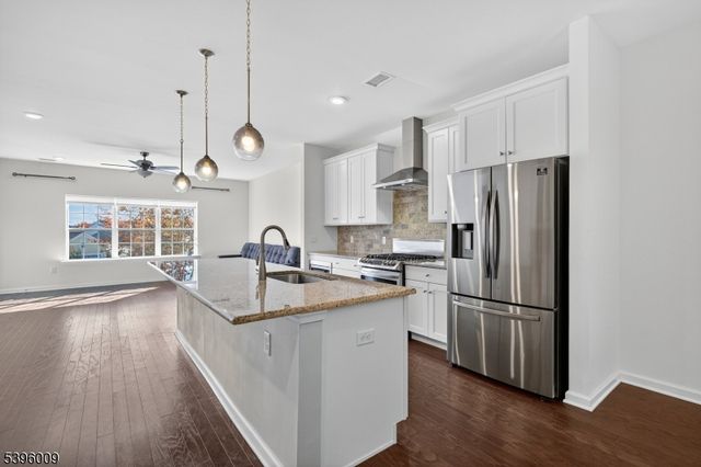 67 Grabowski Dr, Sayreville Boro, NJ 08859