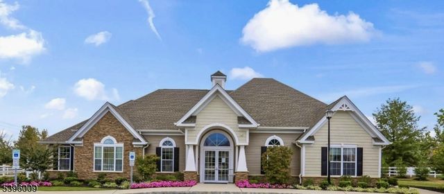 67 Grabowski Dr, Sayreville Boro, NJ 08859