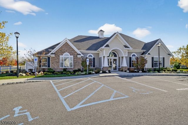 67 Grabowski Dr, Sayreville Boro, NJ 08859