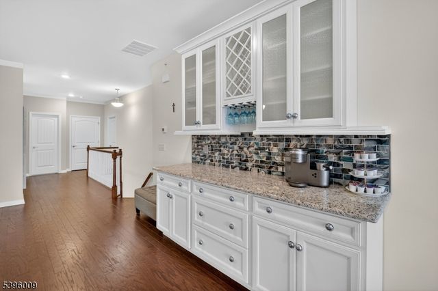 67 Grabowski Dr, Sayreville Boro, NJ 08859