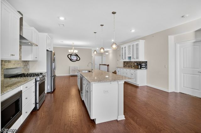 67 Grabowski Dr, Sayreville Boro, NJ 08859