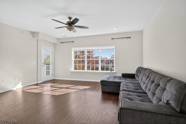 67 Grabowski Dr, Sayreville Boro, NJ 08859