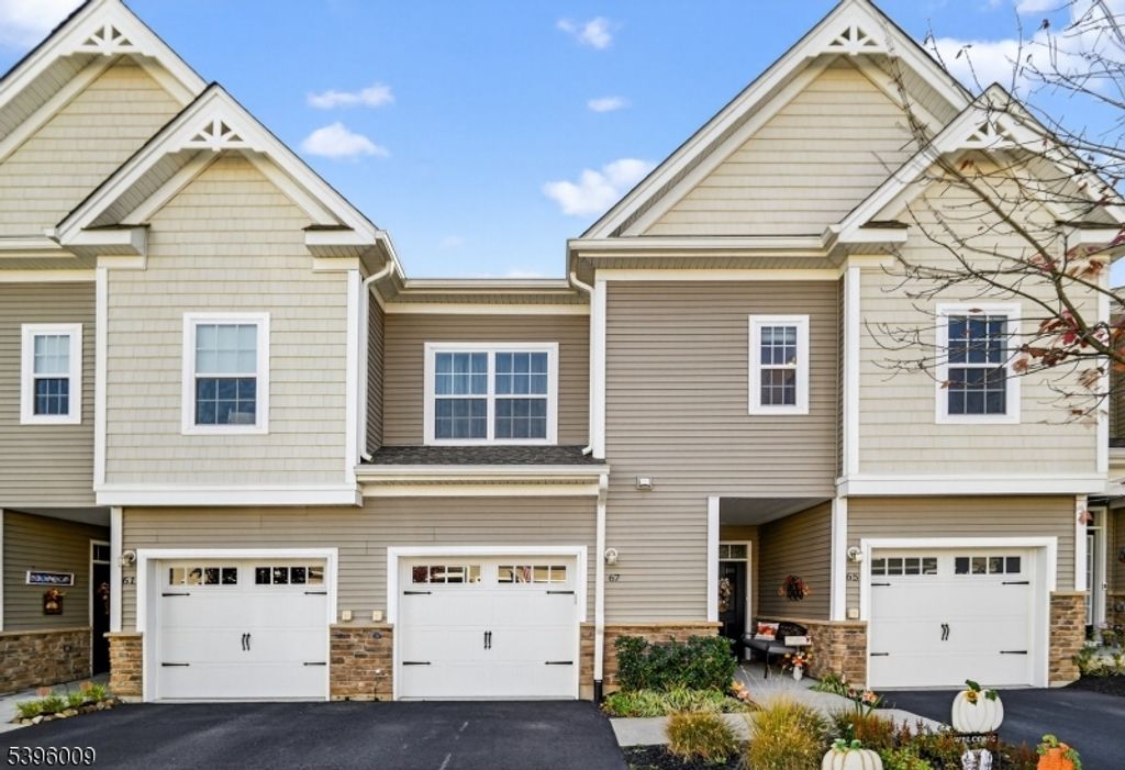 67 Grabowski Dr, Sayreville Boro, NJ 08859