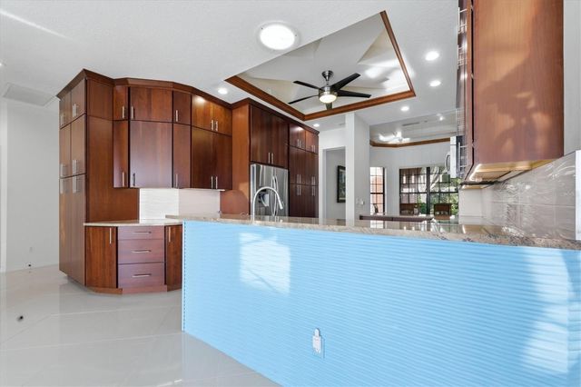 6610 WINDJAMMER PLACE, Lakewood Ranch, FL 34202
