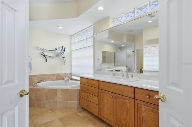 6610 WINDJAMMER PLACE, Lakewood Ranch, FL 34202