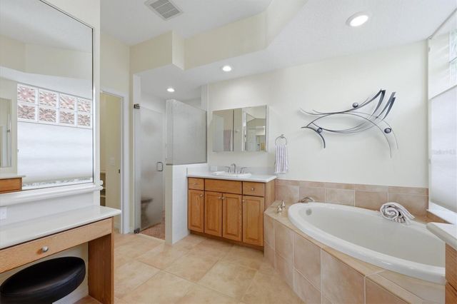 6610 WINDJAMMER PLACE, Lakewood Ranch, FL 34202