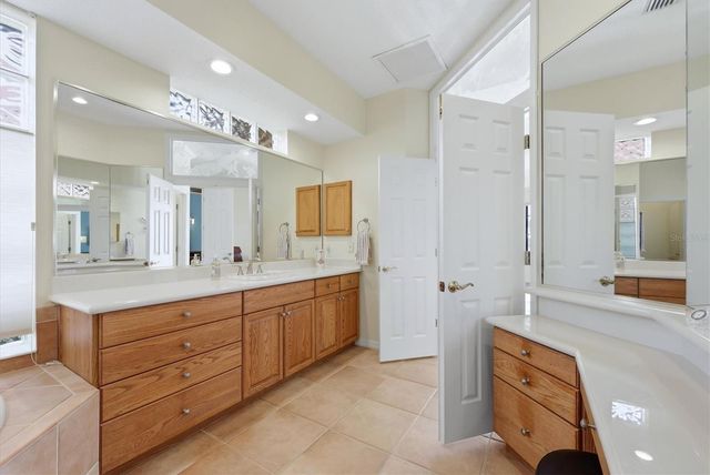 6610 WINDJAMMER PLACE, Lakewood Ranch, FL 34202