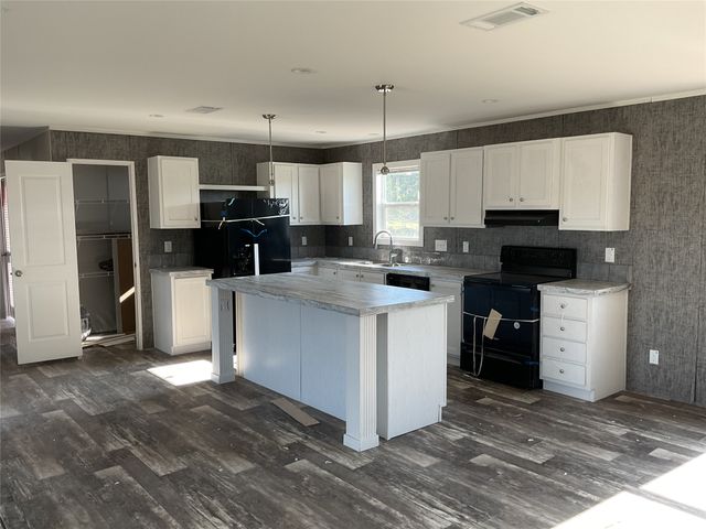 137 Firefly Drive, Springtown, TX 76082