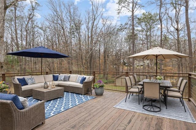 1429 Lakeview Road, Grayson, GA 30017