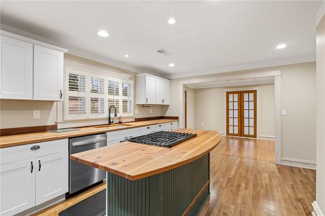 1429 Lakeview Road, Grayson, GA 30017