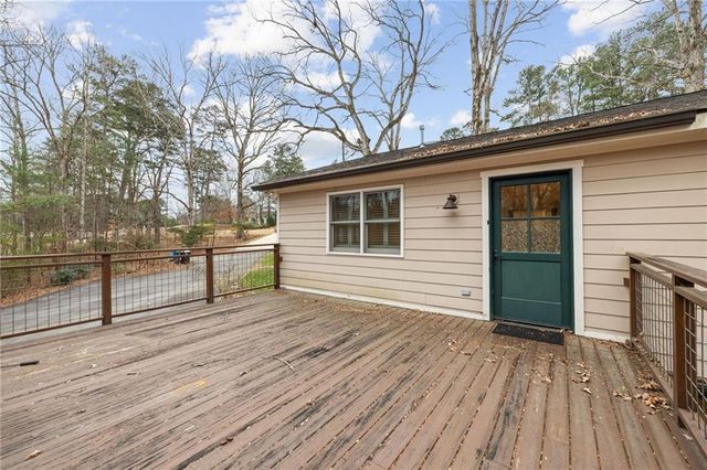 1429 Lakeview Road, Grayson, GA 30017