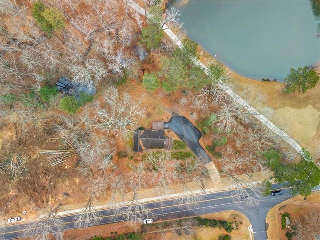 1429 Lakeview Road, Grayson, GA 30017