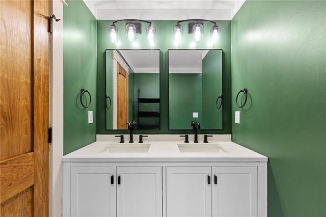 1429 Lakeview Road, Grayson, GA 30017