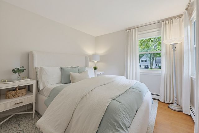 45 Surrey Dr, Mansfield, MA 02048