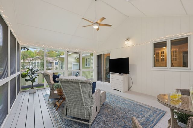 45 Surrey Dr, Mansfield, MA 02048