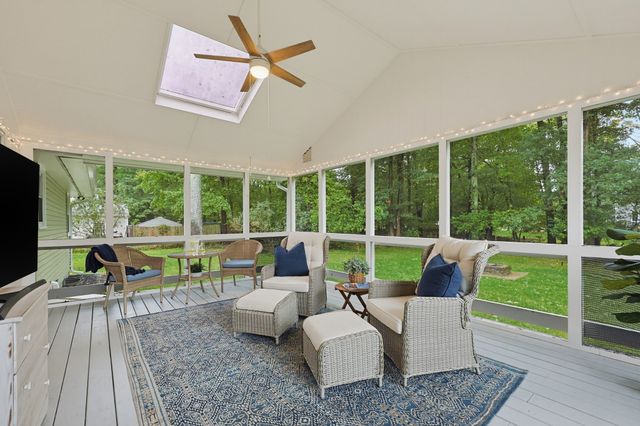 45 Surrey Dr, Mansfield, MA 02048