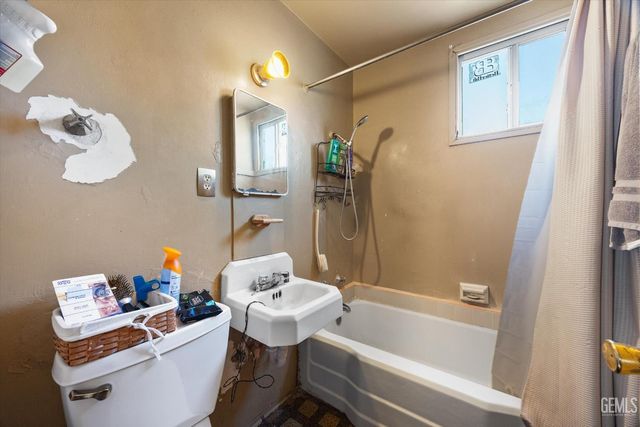 429 1st Street, Bakersfield, CA 93304