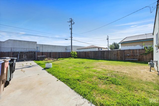 429 1st Street, Bakersfield, CA 93304