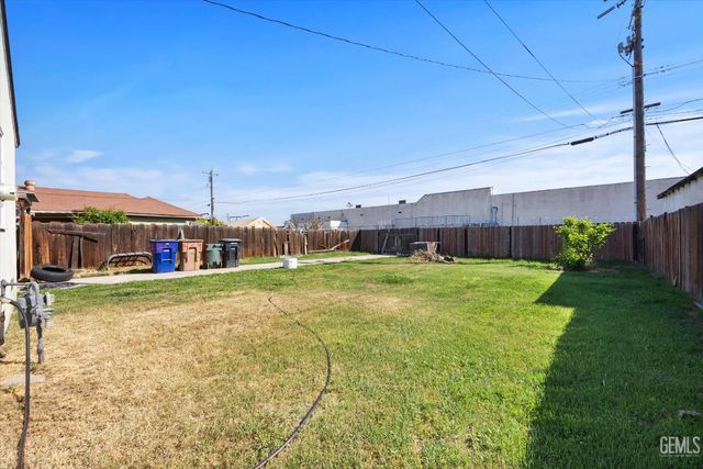 429 1st Street, Bakersfield, CA 93304