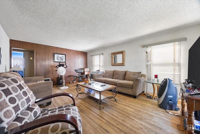 429 1st Street, Bakersfield, CA 93304