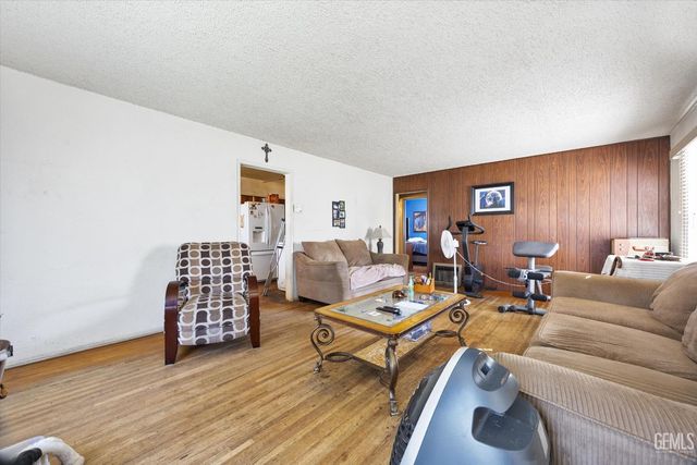 429 1st Street, Bakersfield, CA 93304