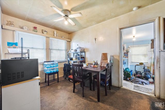 429 1st Street, Bakersfield, CA 93304