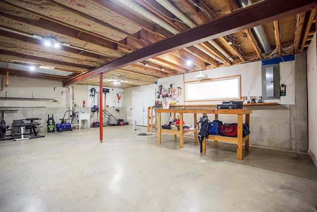 10500 NE 98th Street, Kansas City, MO 64157