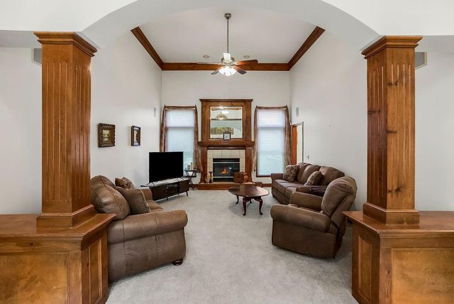 10500 NE 98th Street, Kansas City, MO 64157