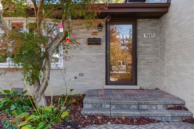 9043 Oriole Avenue, Morton Grove, IL 60053