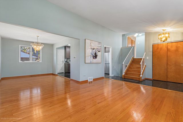 9043 Oriole Avenue, Morton Grove, IL 60053