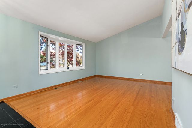 9043 Oriole Avenue, Morton Grove, IL 60053