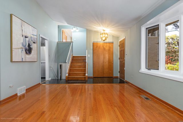 9043 Oriole Avenue, Morton Grove, IL 60053