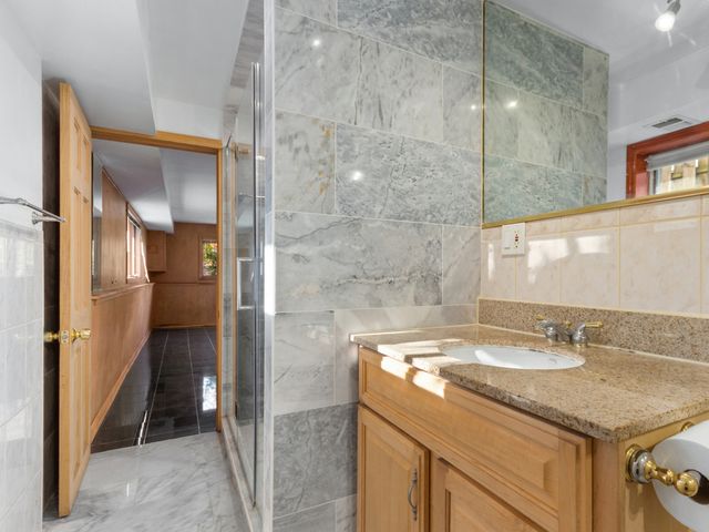 9043 Oriole Avenue, Morton Grove, IL 60053