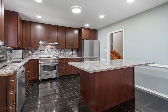 9043 Oriole Avenue, Morton Grove, IL 60053