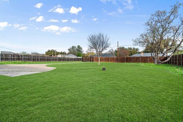 2306 Sunnyvale Road, Grand Prairie, TX 75050