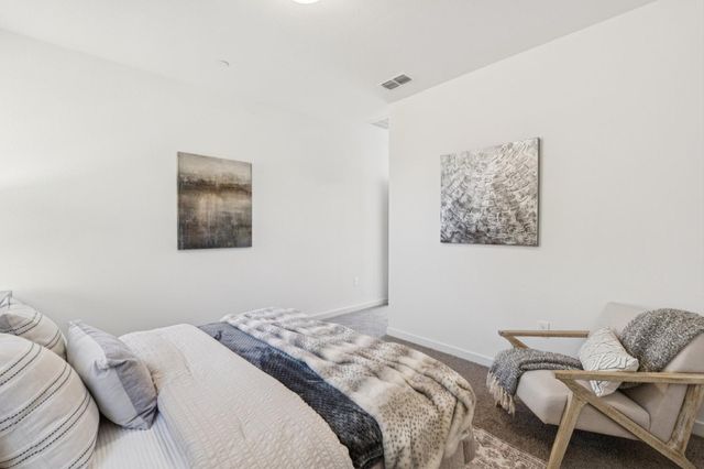 6525 Jacinto Ave, Sacramento, CA 95823