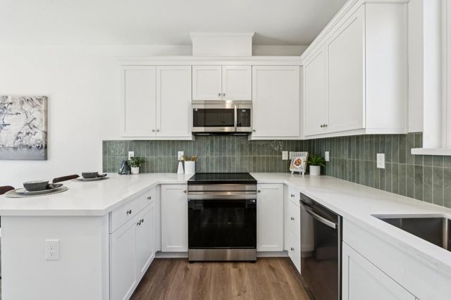 6525 Jacinto Ave, Sacramento, CA 95823