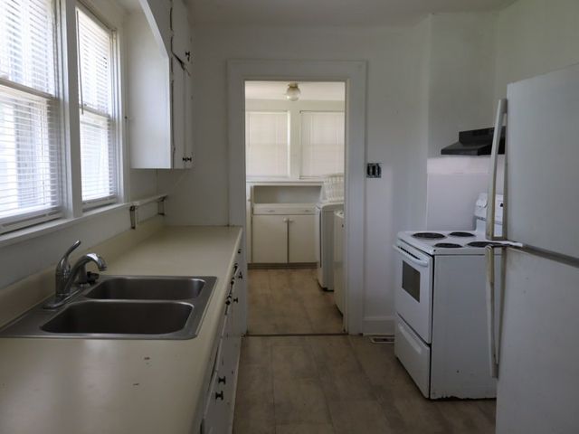408 2nd St, Lawrenceburg, TN 38464